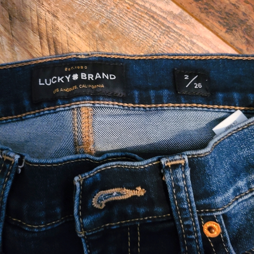 SIZE 2/26 LUCKY BRAND JEANS